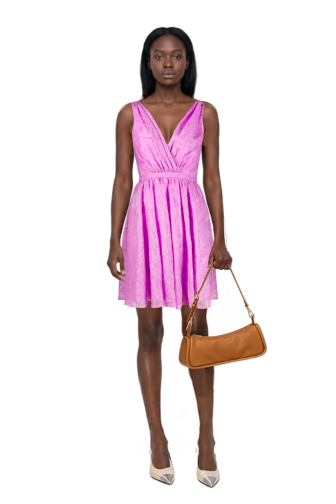 Outfit looong m shoulder bag and cassandre-plaque pumps