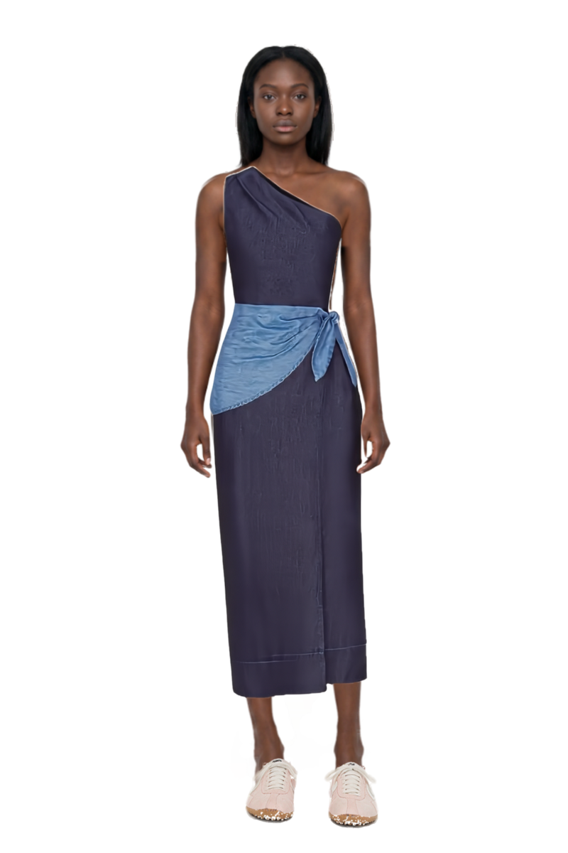 Outfit belem chambray one-shoulder midi dress and x jacquemus moon shoe sneakers