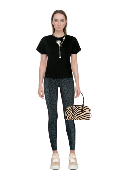 Outfit brioche duffle zebra-print shoulder bag and pinko t-shirt