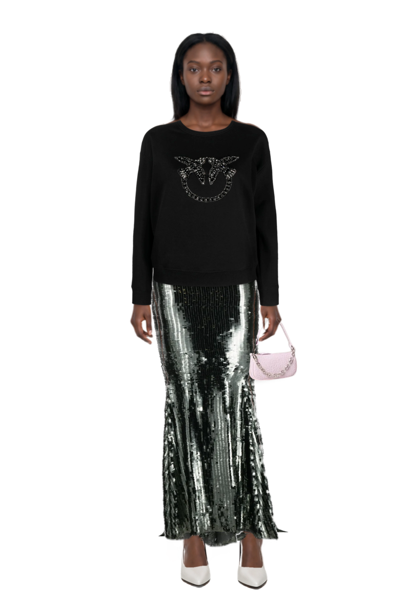 Outfit fame leather pumps and sequinned maxi skirt