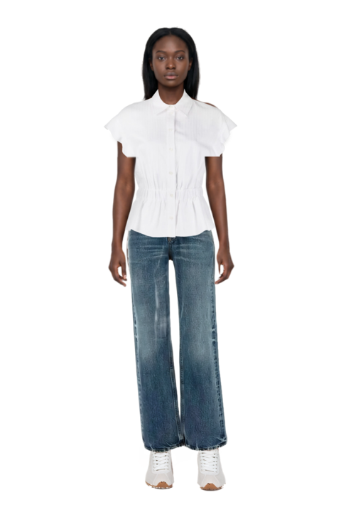 Outfit cotton jeans and plume mesh fabric sneakers