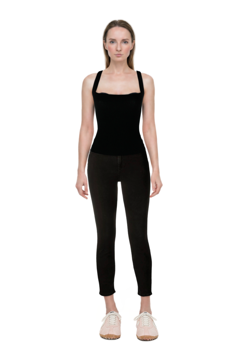 Outfit x jacquemus moon shoe sneakers and pinko top