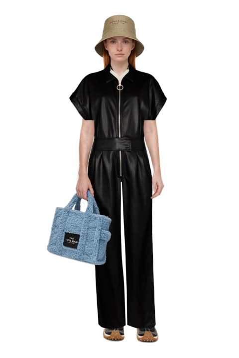 Outfit 23 jumpsuit and mesh mirage sneakers