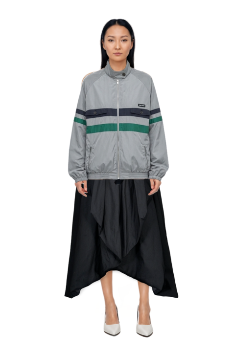 Outfit fame leather pumps and technical silk blouson jacket