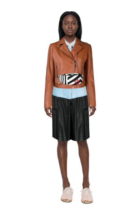 Outfit pinko bermuda shorts and x jacquemus moon shoe sneakers