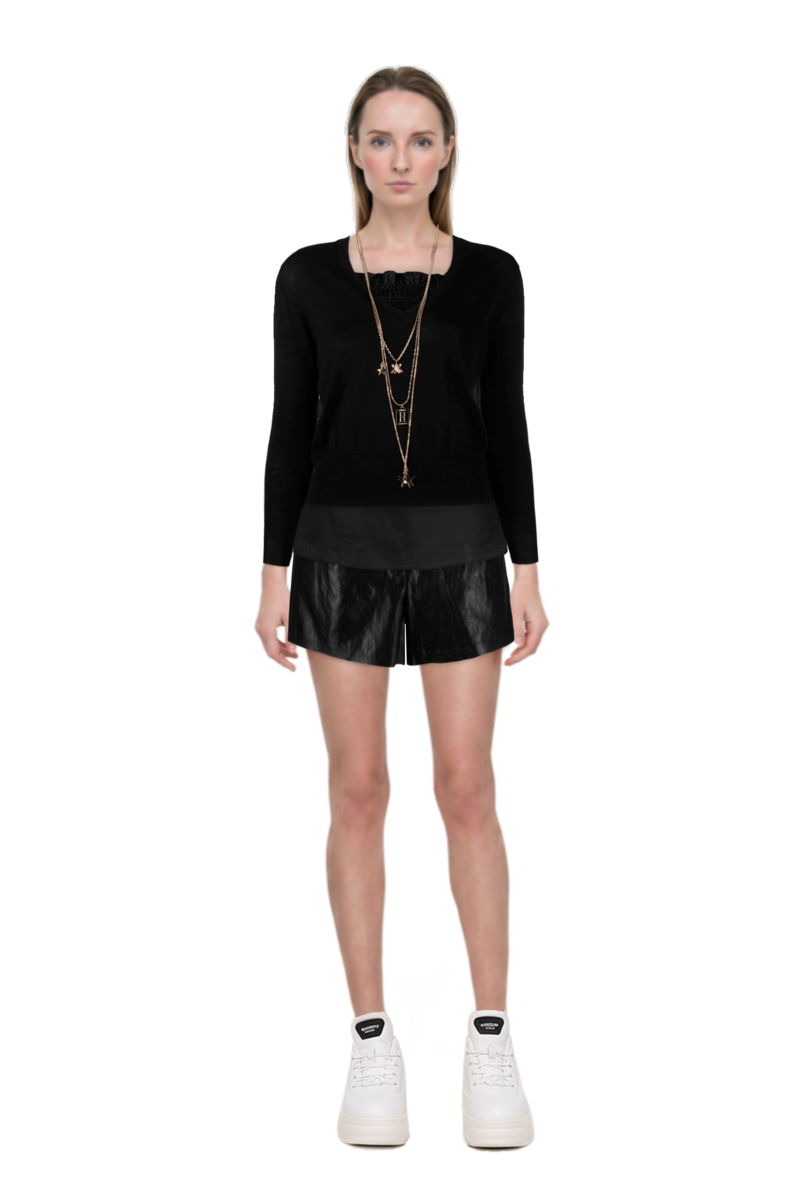 Outfit pinko shorts and pinko top