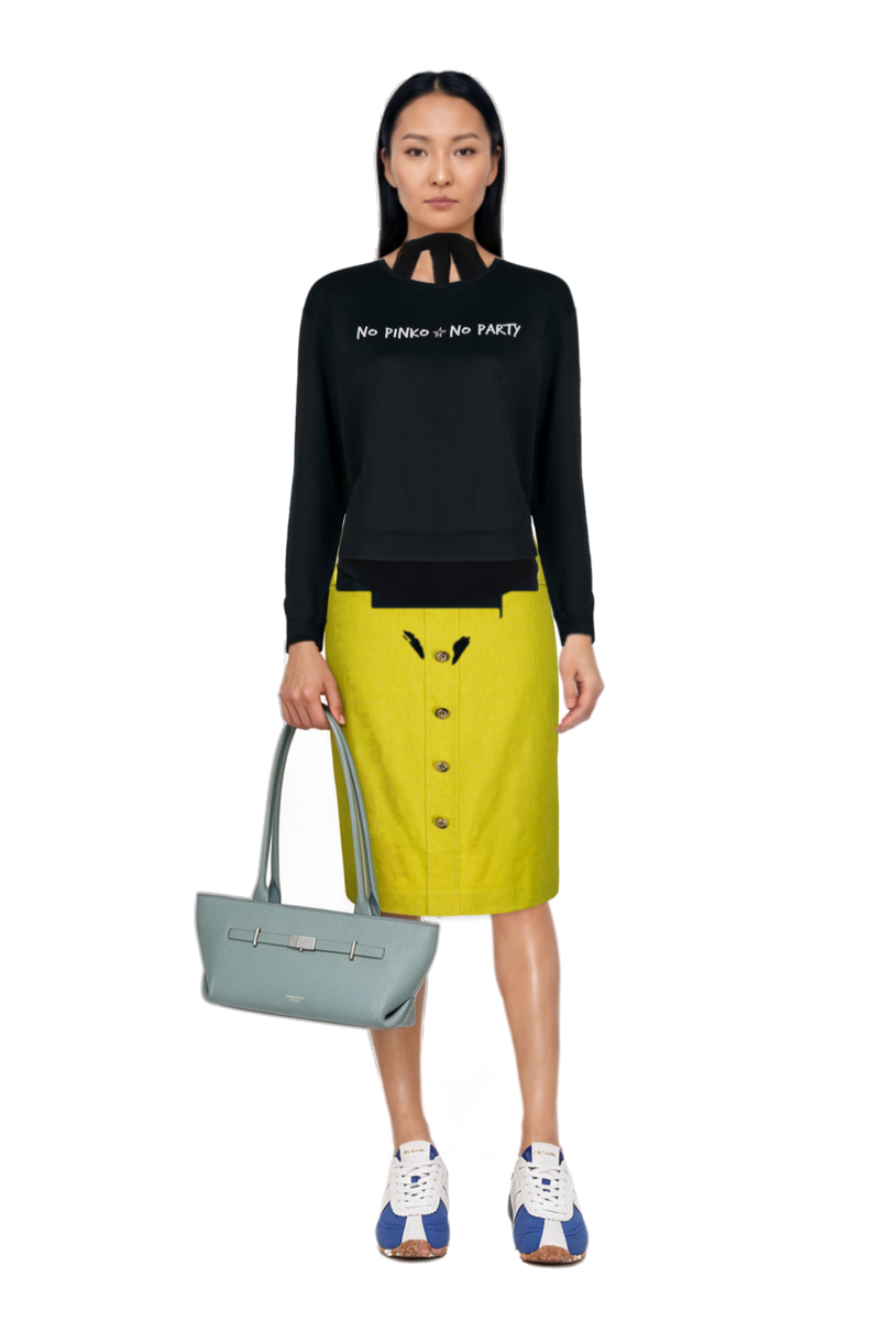Outfit new york grained leather shoulder bag and jersey backless top