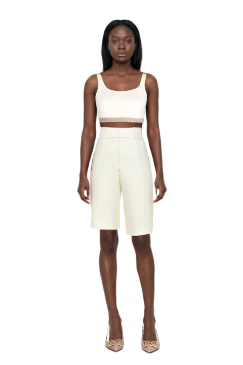 Outfit pleat-detail tailored shorts and vlogo signature slingback pumps