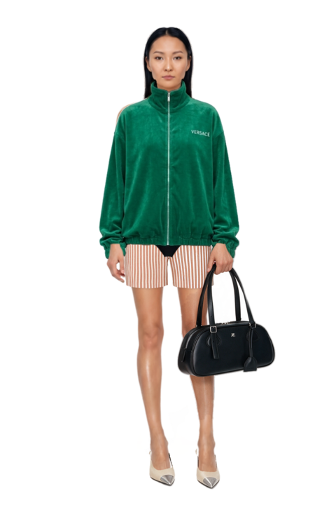 Outfit medium friday curved tote bag and cassandre-plaque pumps