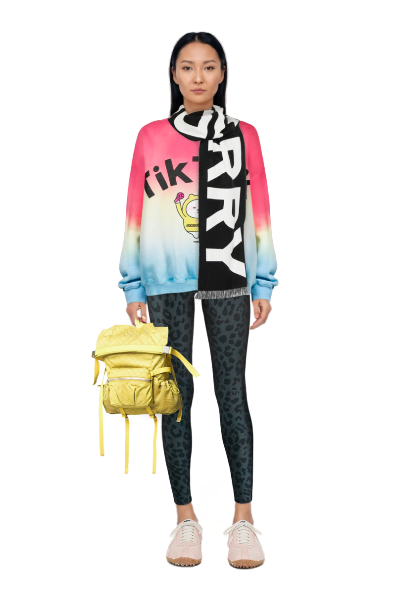 Outfit pinko top and x jacquemus moon shoe sneakers