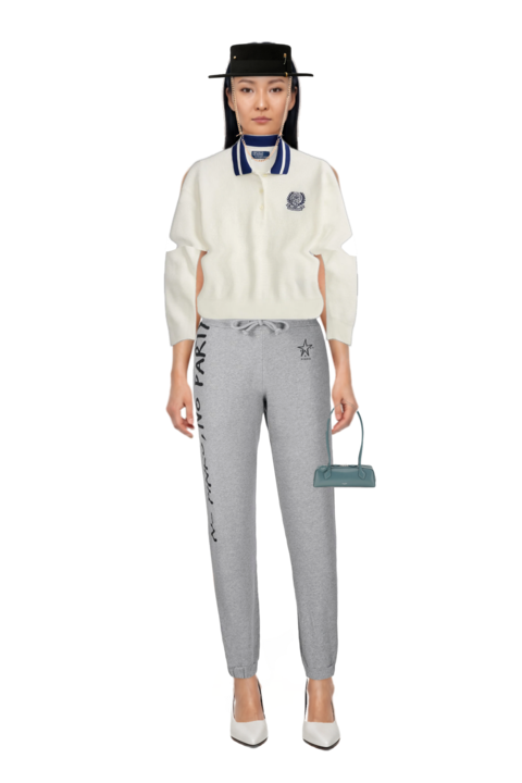 Outfit wimbledon waffle-knit embroidered sweater and fame leather pumps
