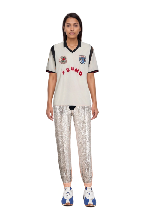 Outfit embroidered-patch panelled t-shirt and the 400 bleecker runner sneakers