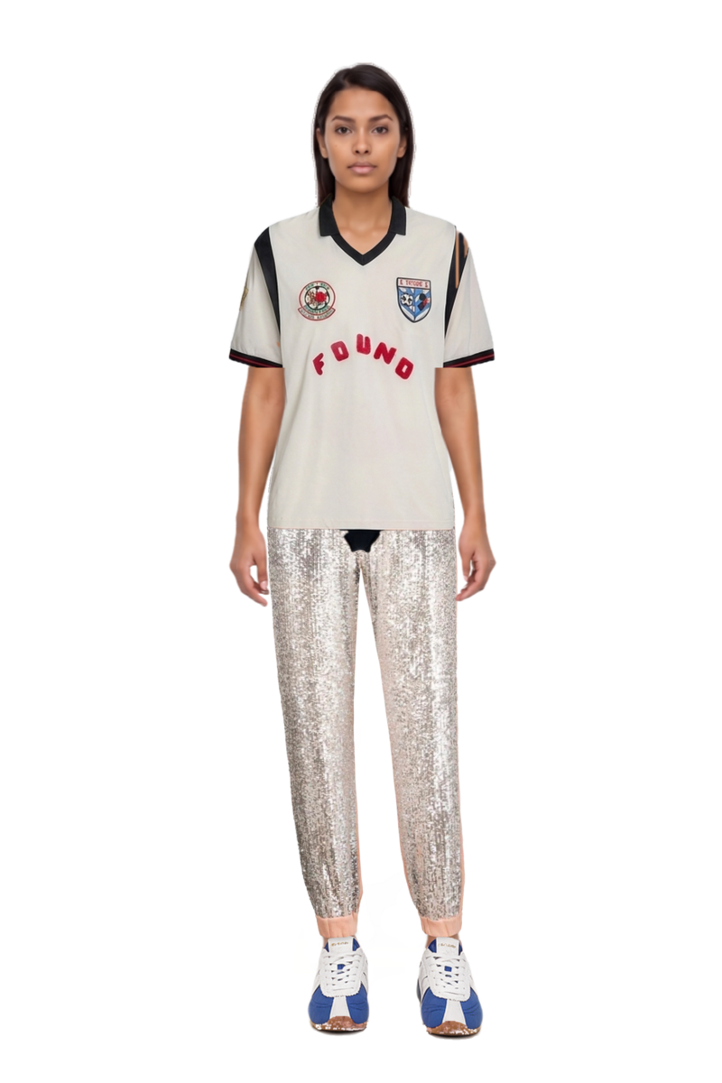 Outfit embroidered-patch panelled t-shirt and the 400 bleecker runner sneakers
