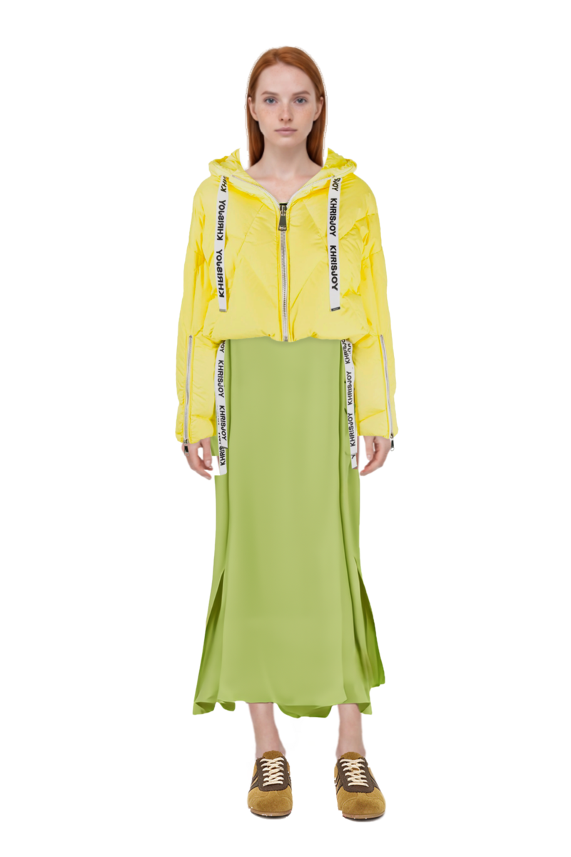 Outfit one-shoulder button-detail kaftan and suede sneakers