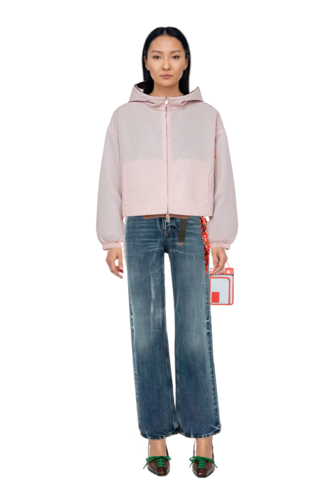 Outfit cotton jeans and reversible cropped nylon jacket