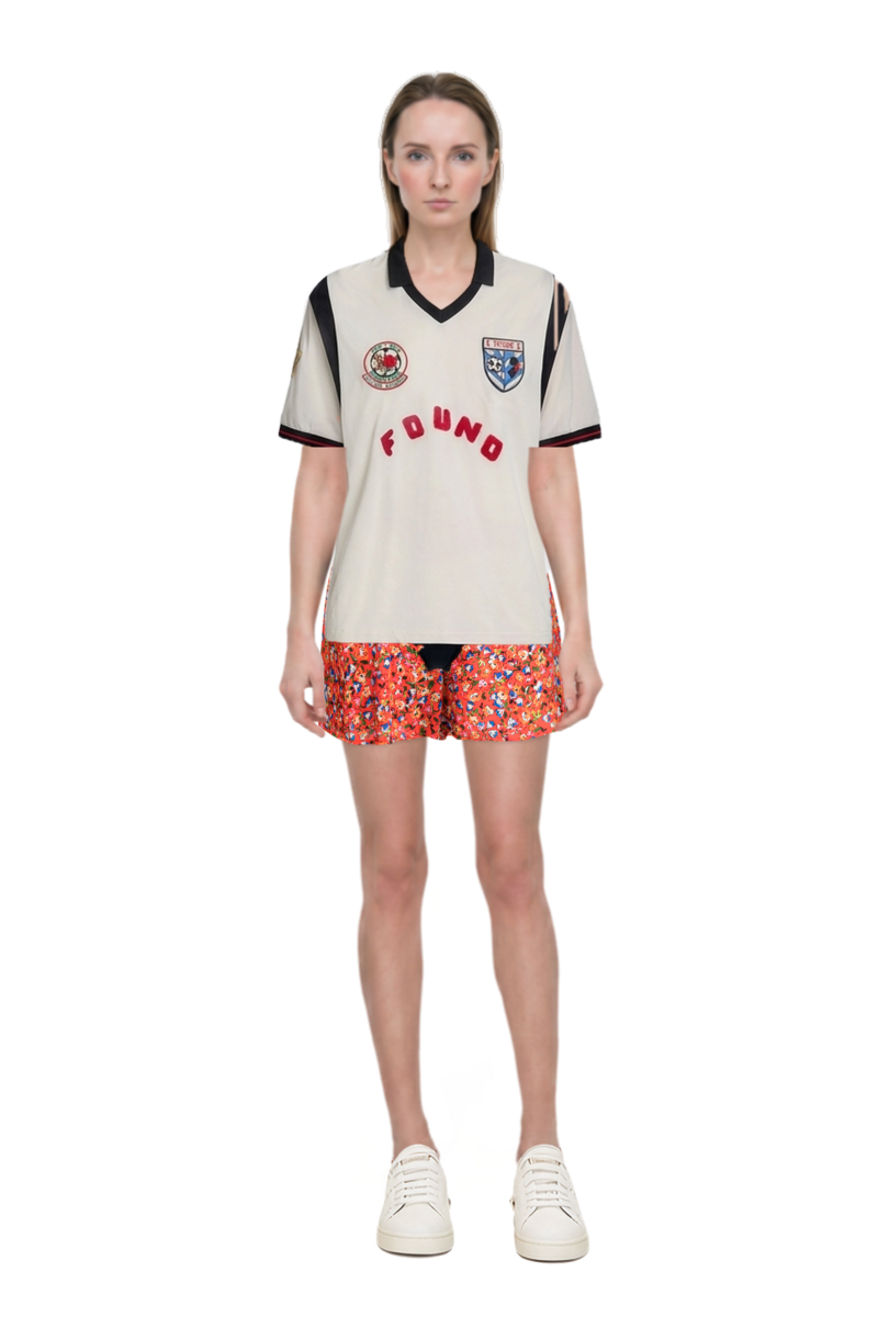 Outfit embroidered-patch panelled t-shirt and pinko shorts