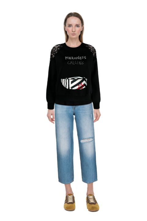 Outfit pinko sweatshirt and suede sneakers