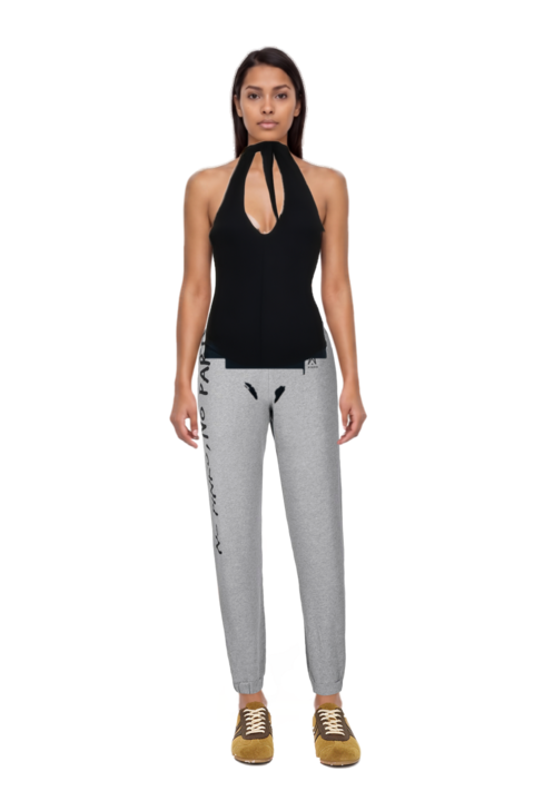 Outfit jersey backless top and suede sneakers