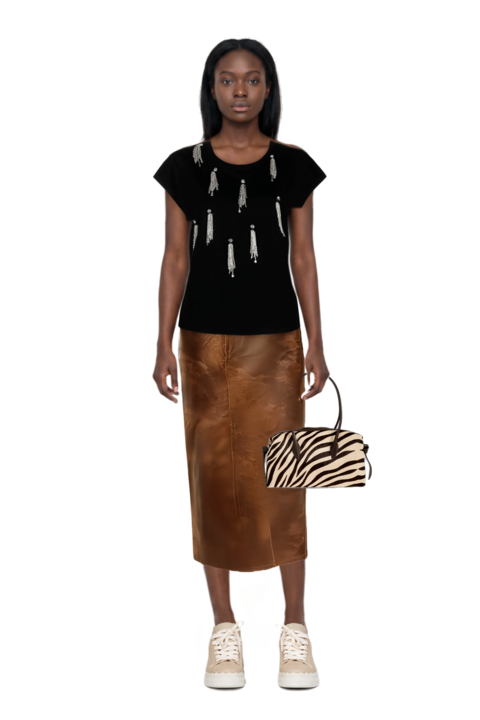 Outfit brioche duffle zebra-print shoulder bag and crinkled-effect midi skirt