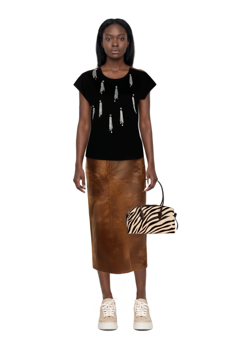 Outfit brioche duffle zebra-print shoulder bag and crinkled-effect midi skirt