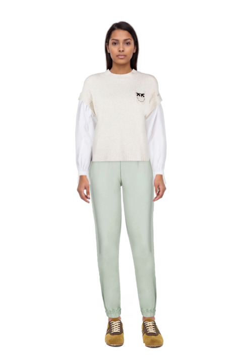 Outfit suede sneakers and pinko sweater