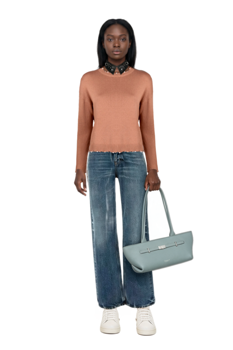 Outfit cotton jeans and new york grained leather shoulder bag