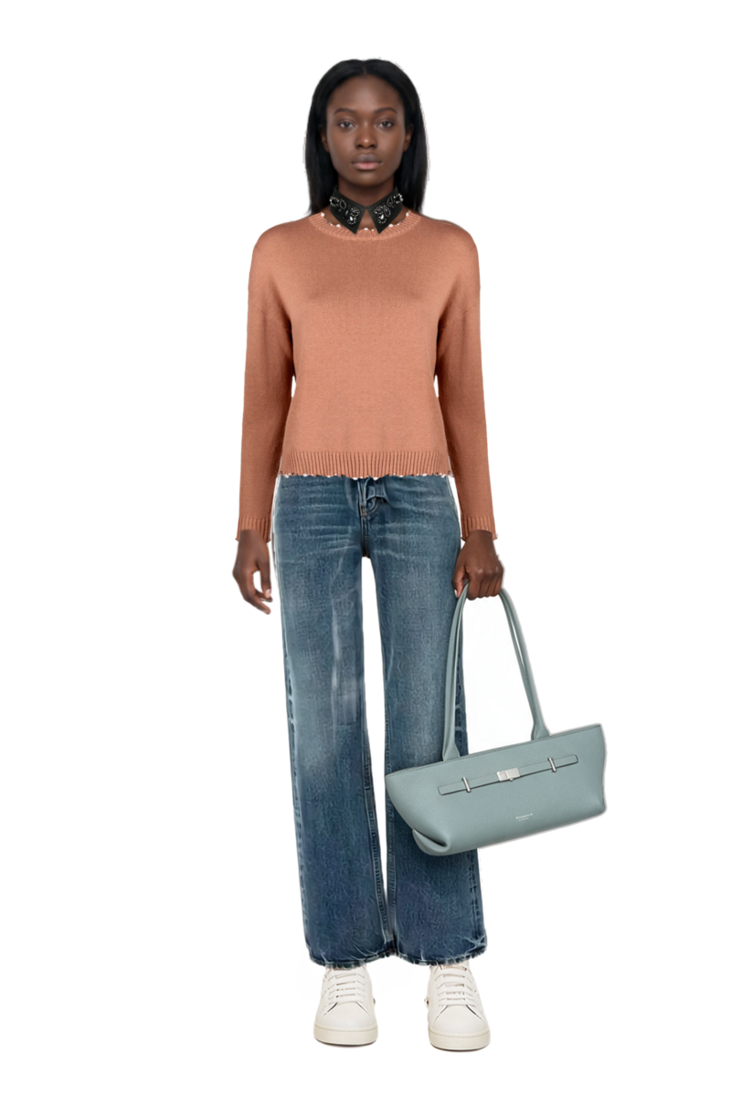 Outfit cotton jeans and new york grained leather shoulder bag