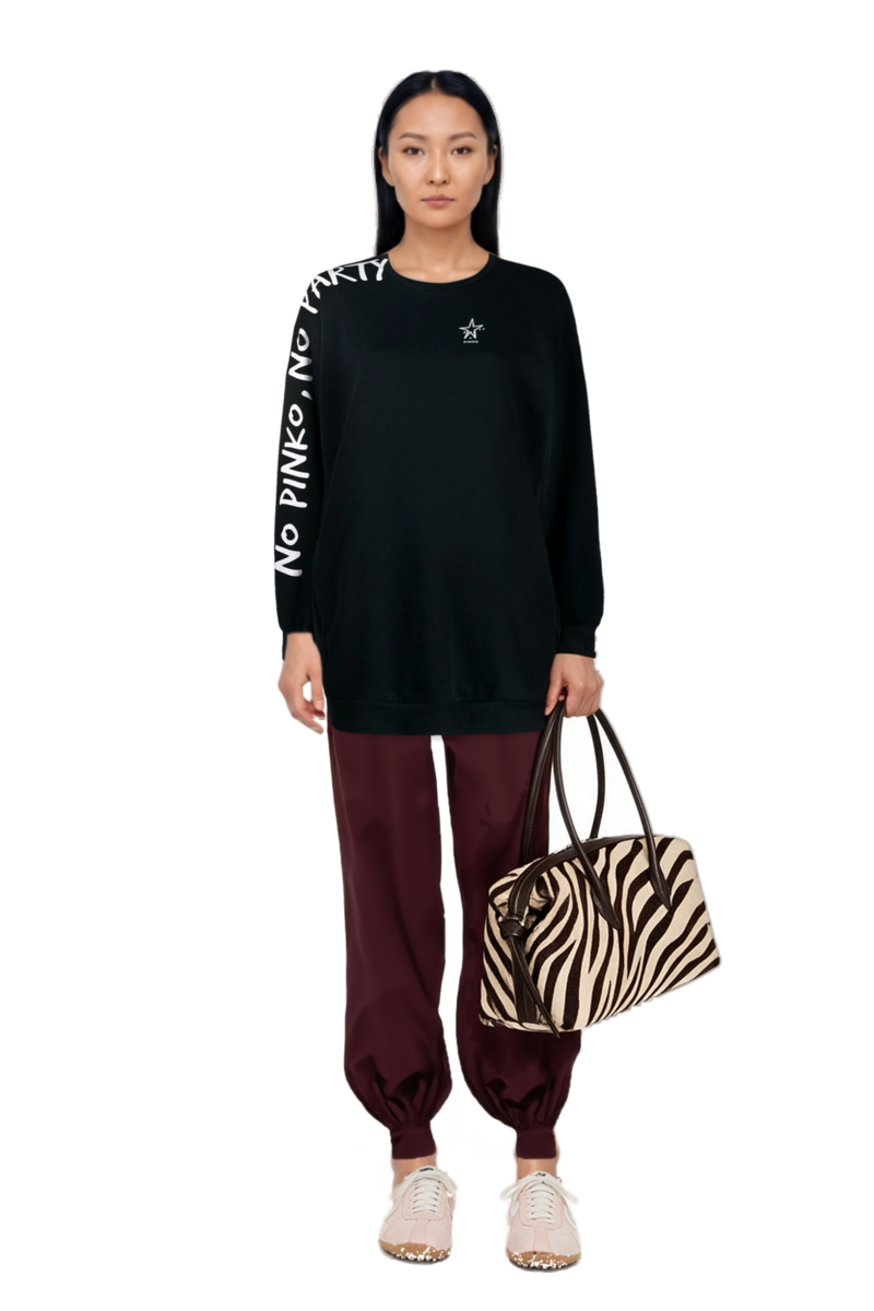 Outfit brioche duffle zebra-print shoulder bag and gathered-cuff loose-fit trousers
