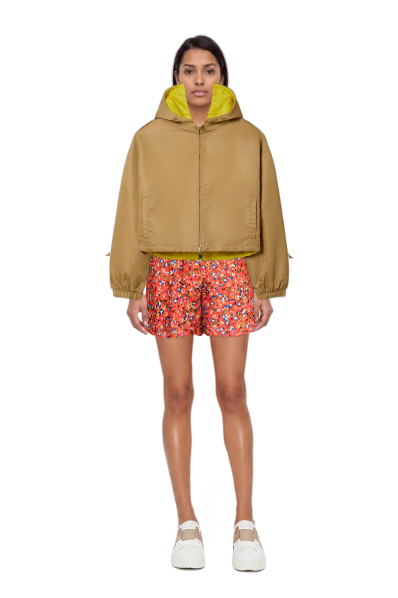 Outfit reversible cropped nylon jacket and pinko shorts