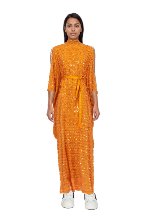 Outfit caracciolo kaftan dress  and 23 sneakers