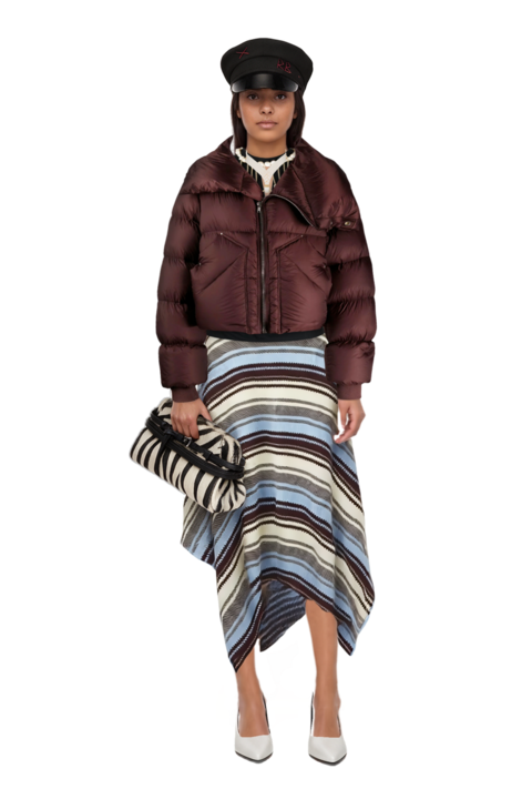 Outfit fame leather pumps and striped handkerchief-hem midi skirt