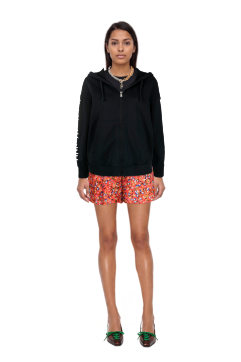 Outfit pinko shorts and lace-up pointed-toe pumps
