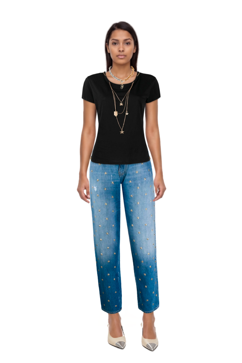 Outfit cassandre-plaque pumps and pinko t-shirt