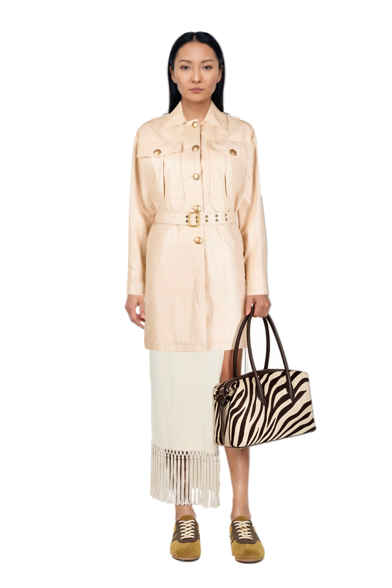 Outfit brioche duffle zebra-print shoulder bag and suede sneakers