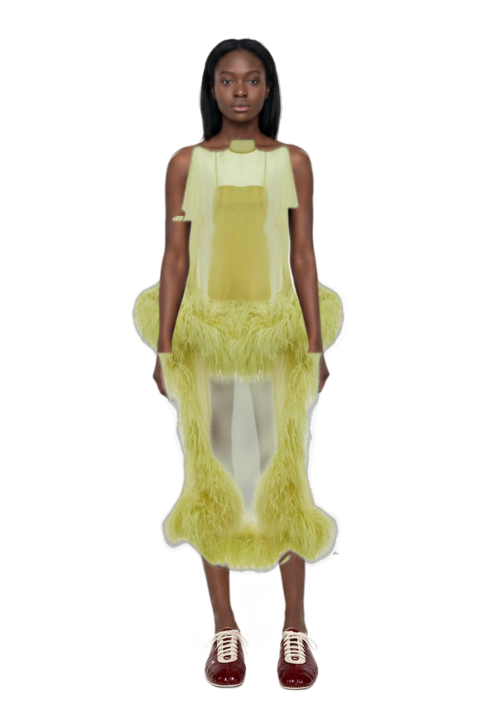 Outfit daisy kaftan feathered dress and leren leather ballerina sneakers