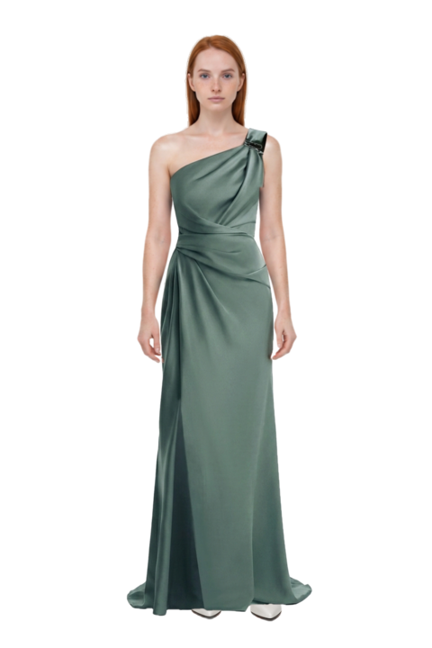 Outfit fame leather pumps and one-shoulder satin maxi dress