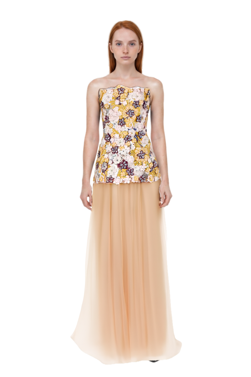 Outfit decollete slingback pointed-toe pumps and thia floral-embroidered strapless maxi dress