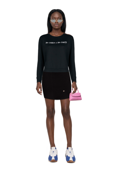 Outfit the 400 bleecker runner sneakers and oval-frame sunglasses