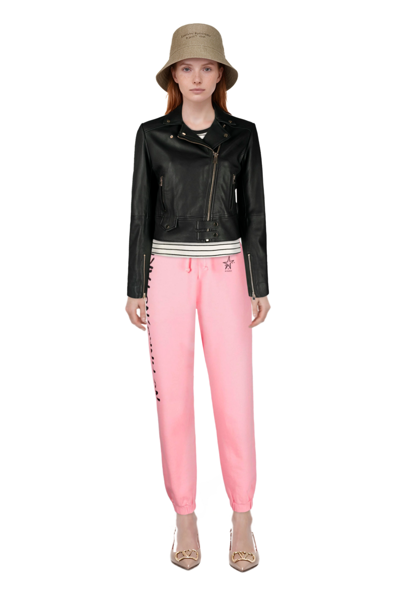 Outfit pinko t-shirt and vlogo signature slingback pumps