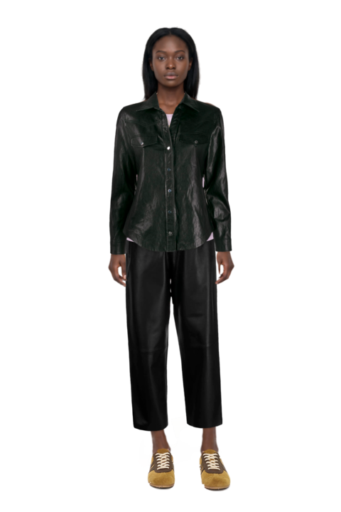 Outfit pinko jacket and suede sneakers