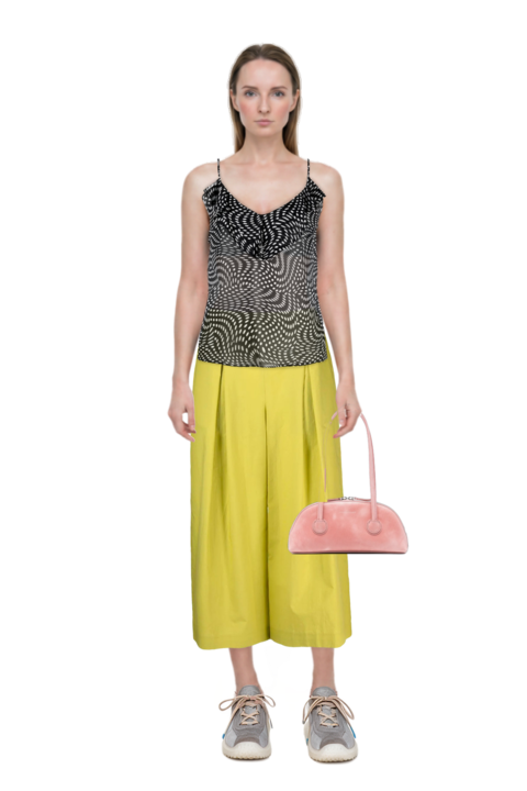 Outfit bessette leather tote bag and bubble technical fabric and suede sneakers