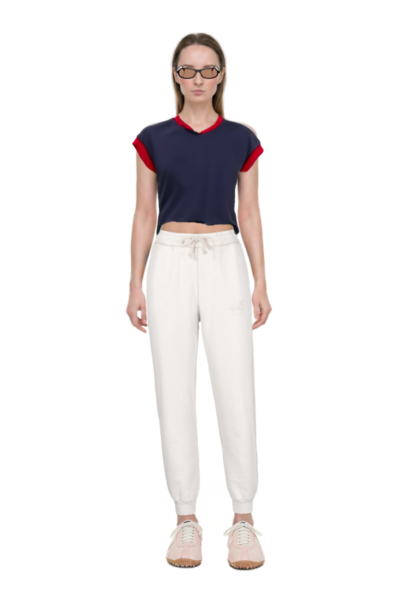 Outfit miu regard sunglasses and x jacquemus moon shoe sneakers