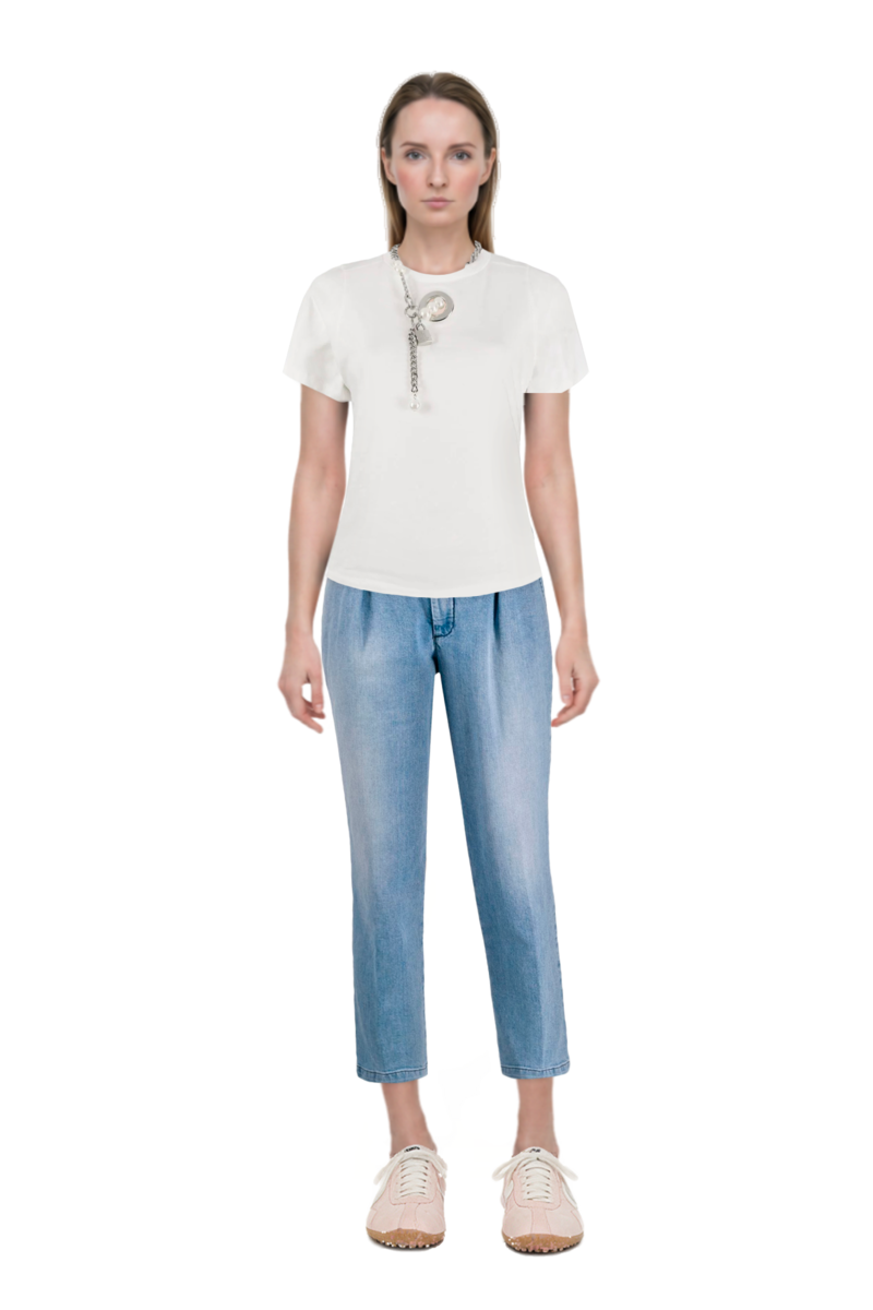 Outfit x jacquemus moon shoe sneakers and pinko t-shirt