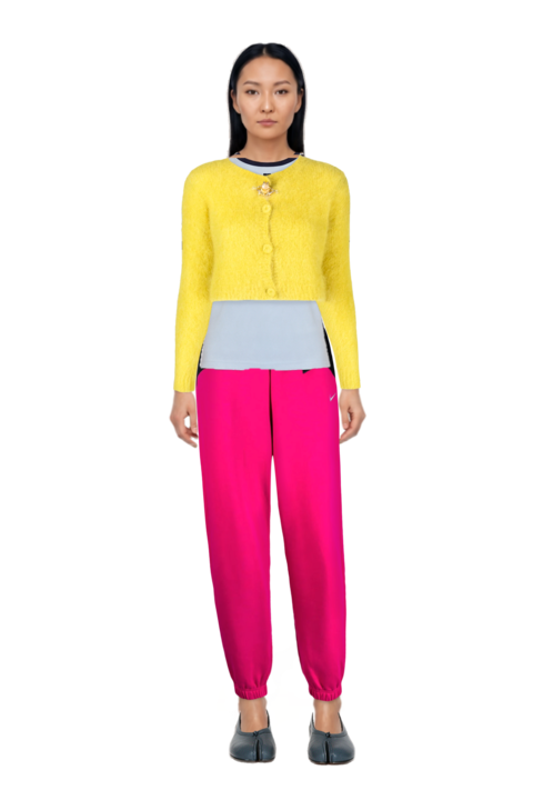 Outfit logo-patch ringer t-shirt and tabi ballet flats