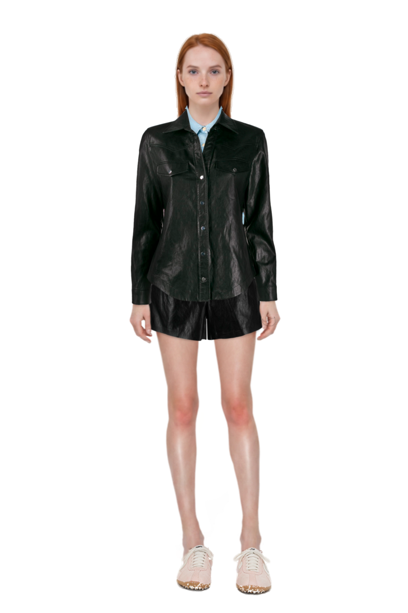 Outfit pinko shorts and x jacquemus moon shoe sneakers