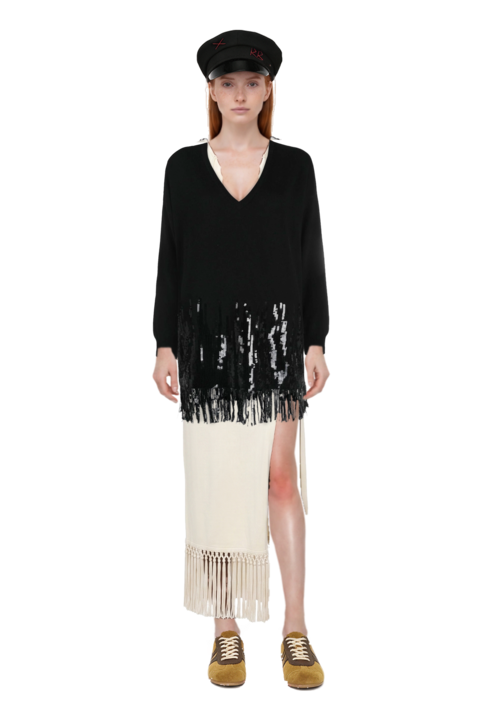 Outfit sahara lace-up fringe midi dress and suede sneakers