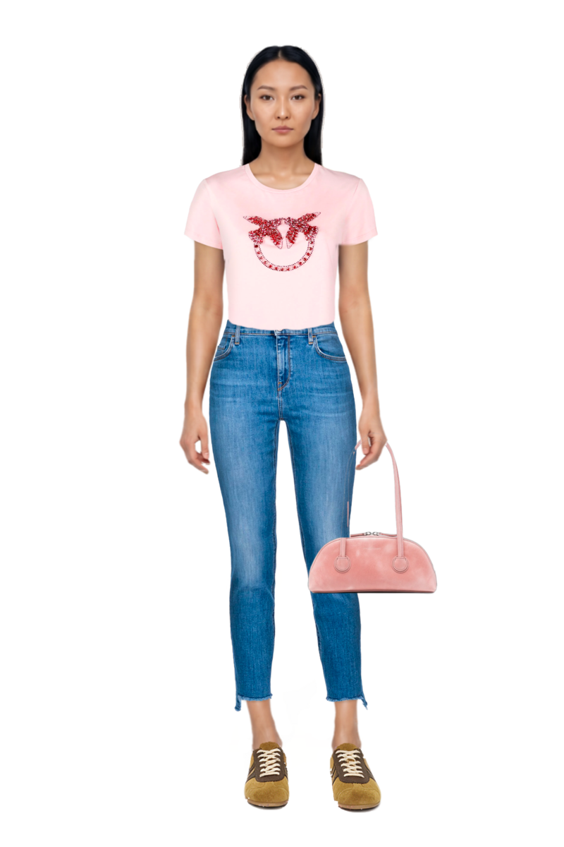 Outfit bessette leather tote bag and suede sneakers