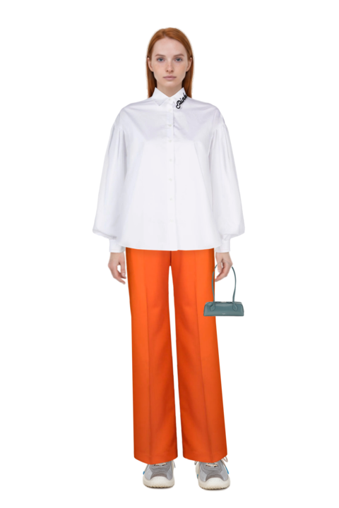 Outfit small le teckel shoulder bag and bubble technical fabric and suede sneakers