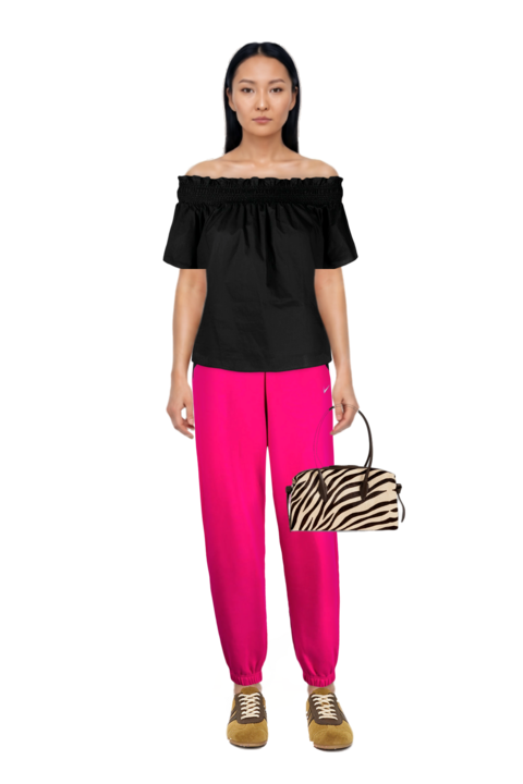 Outfit brioche duffle zebra-print shoulder bag and suede sneakers