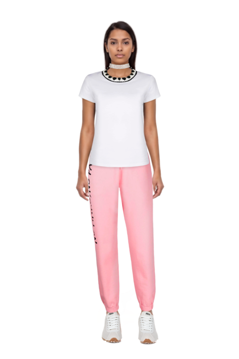 Outfit plume mesh fabric sneakers and pinko t-shirt